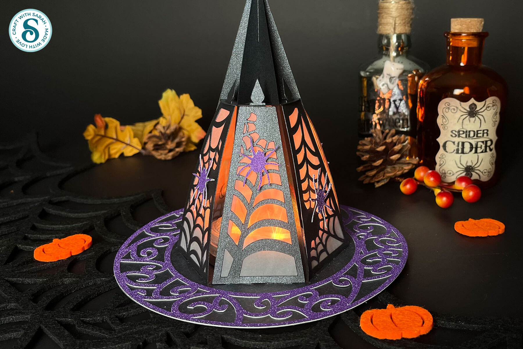 Paper witch hat to make with a Cricut