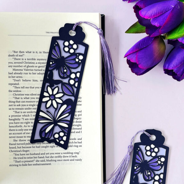 How to Make Bookmarks with a Cricut 🦋 Including SHAKER Bookmarks ...