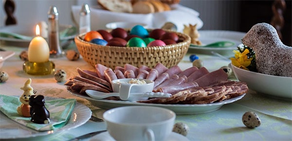 Beautiful handmade Easter table decorations for celebrating Sunday lunch roast dinner on Easter Sunday