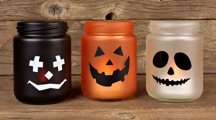 11 Best Halloween Mason Jar Ideas for Crafters | Craft With Sarah