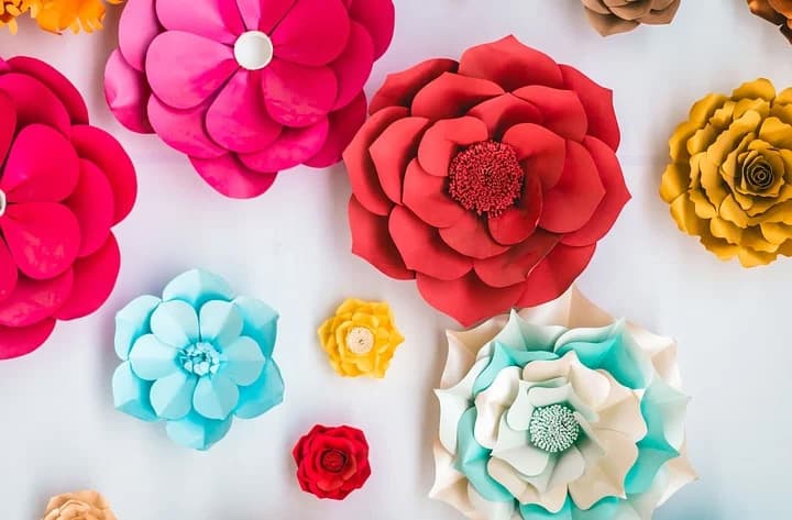 Paper flowers are a profitable craft