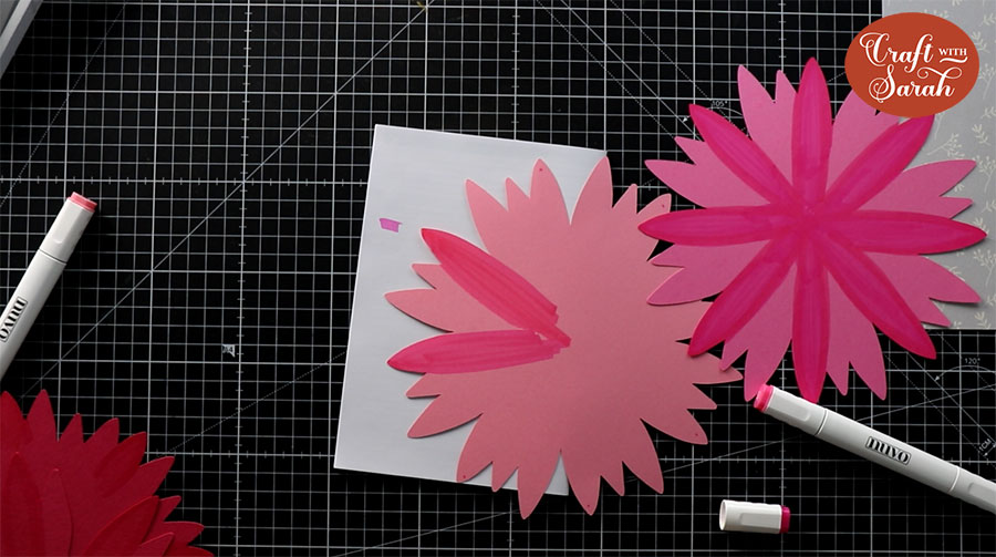 Using alcohol makers on the petals