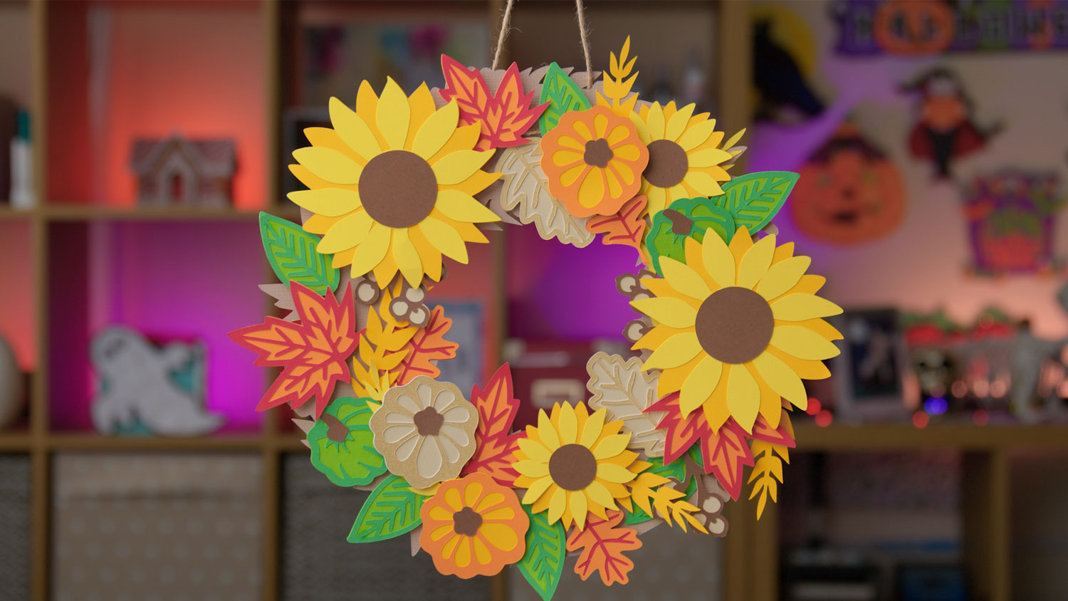 Make a Paper Wreath for Fall // DIY Sunflower Wreath