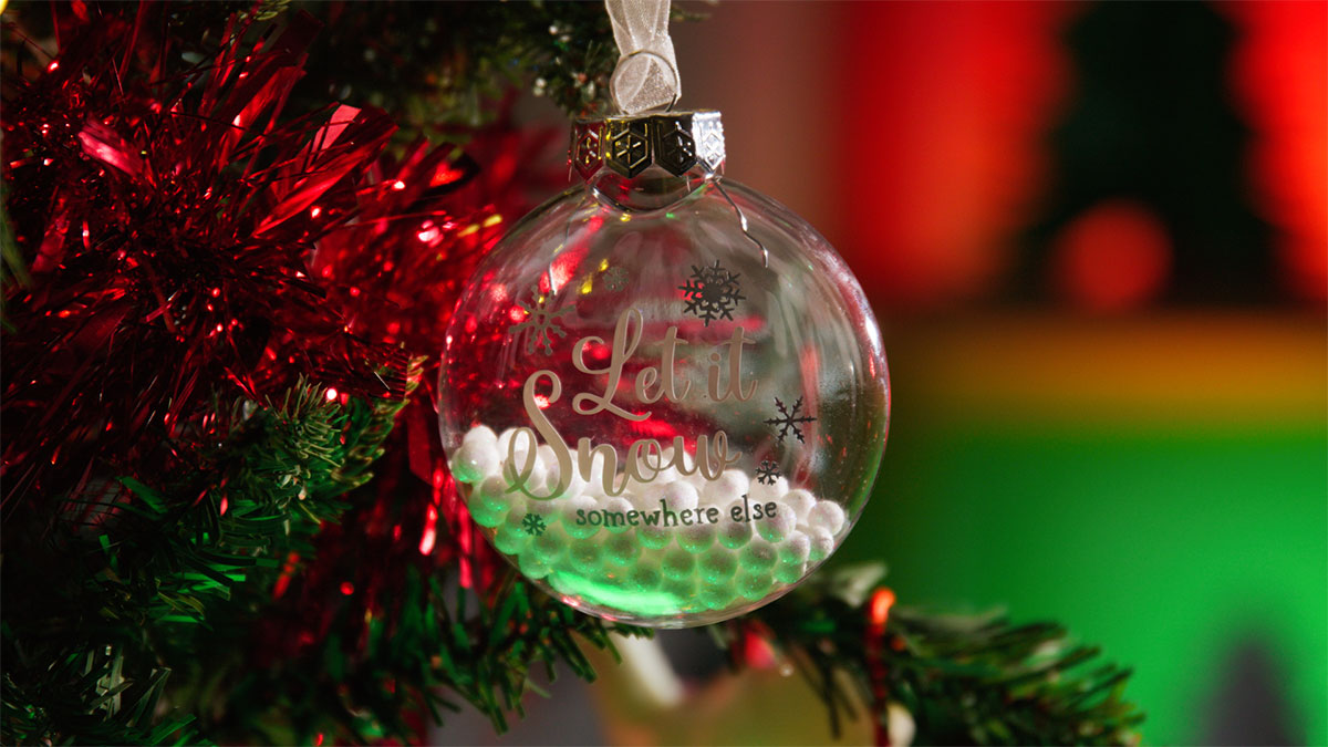 premium vinyl projects Christmas bauble with vinyl