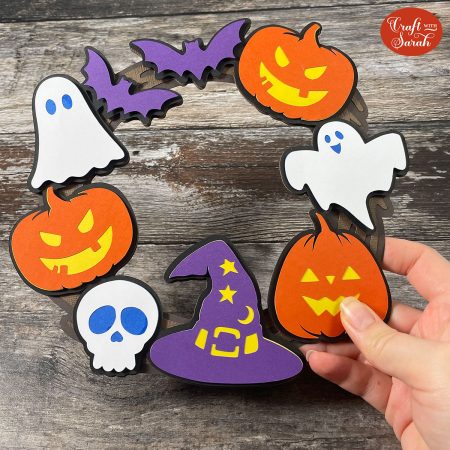 HCC 2022 Day 11 🎃 Cute Character Wreath - Craft with Sarah
