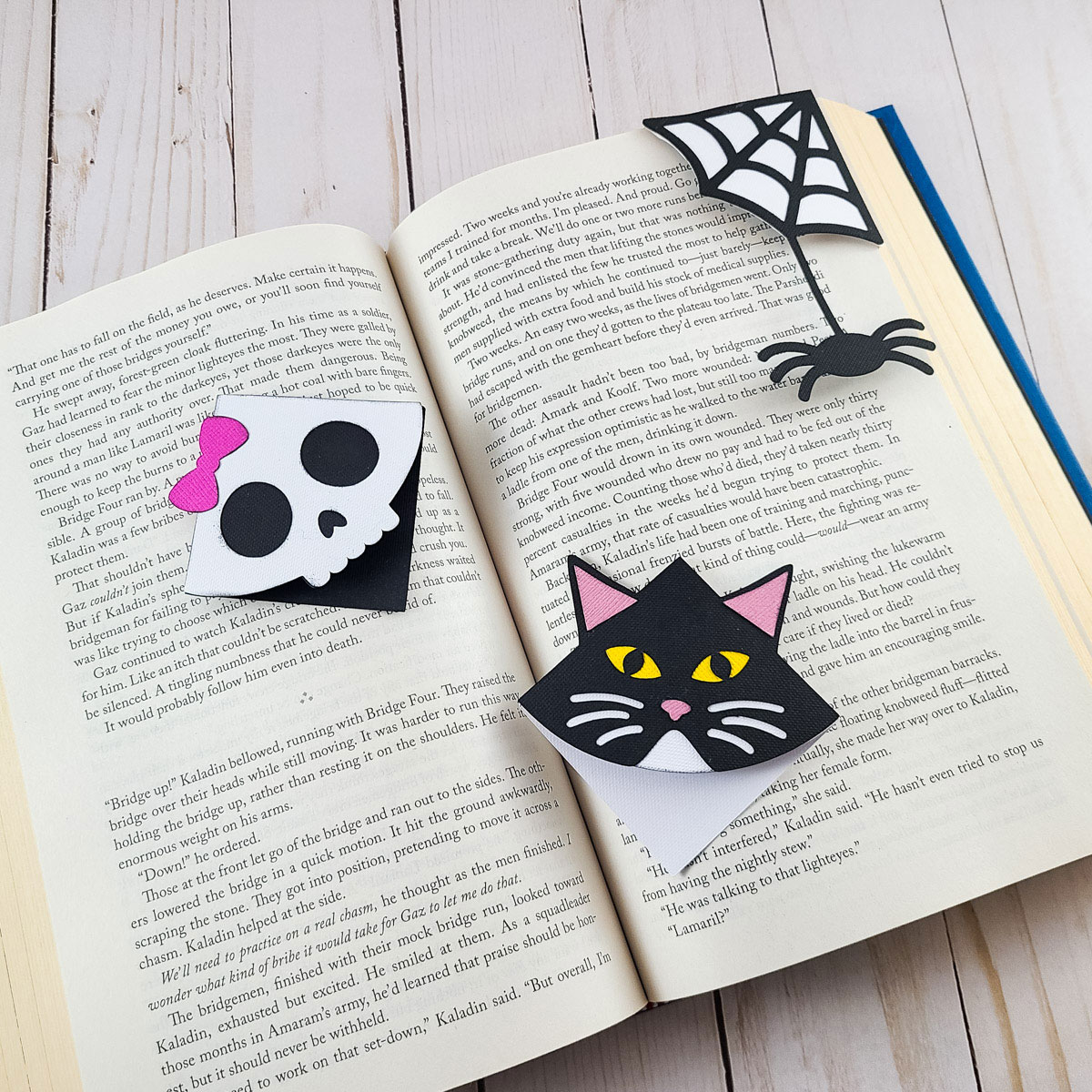 DIY Halloween bookmarks